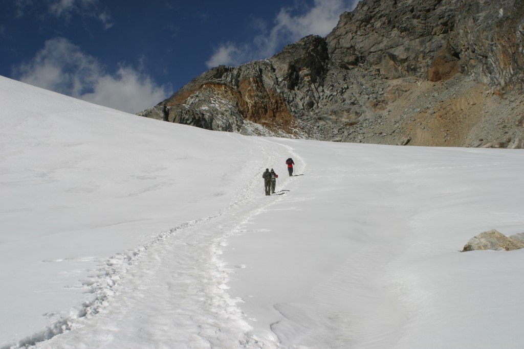 The group crossing the Cho La