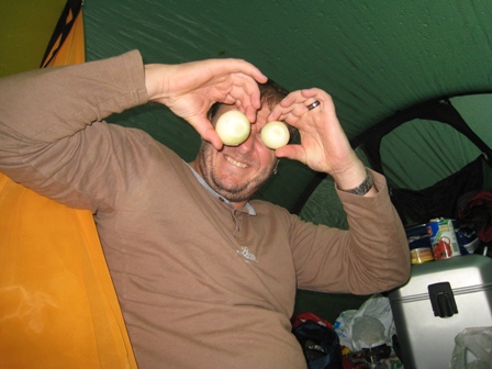 Paul tries onions for eyes…