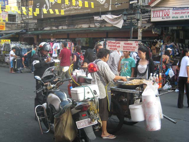 You're nicked... Sweeney raid Khao San...