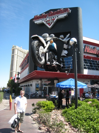 Dave outside the Harley cafe just before the beer arrived...