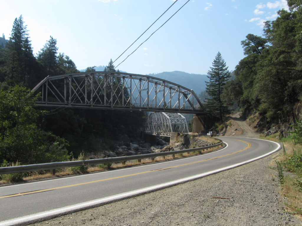 Road passing under railway