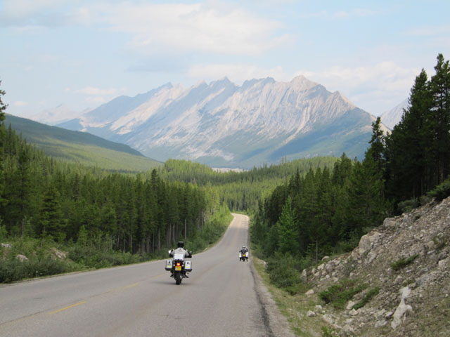 The view along Maligne Lake road