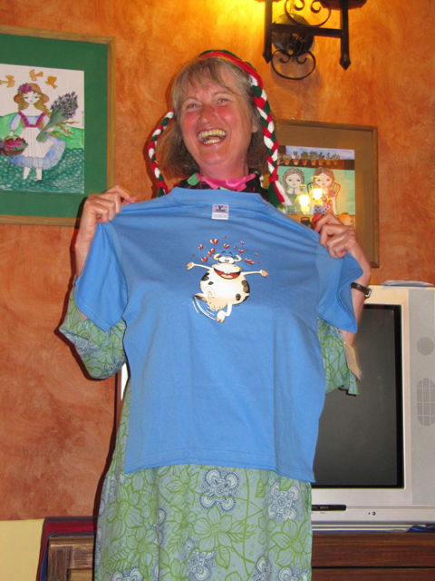 Danielle and her surprised cow tee-shirt...