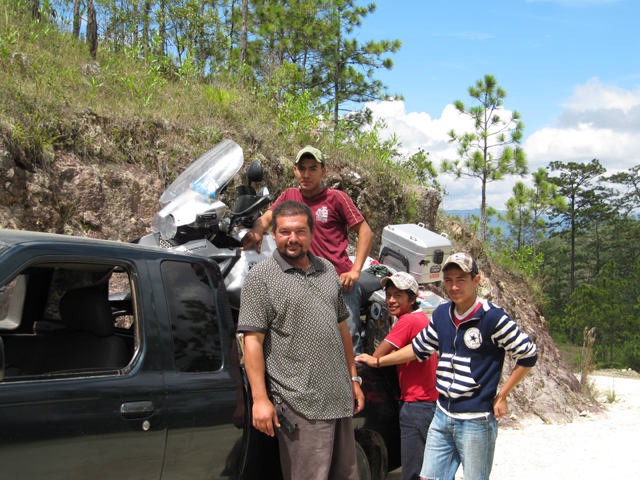 My rescuers, Telma's husband and our helpers... My rescuers, Telma's husband and our helpers...