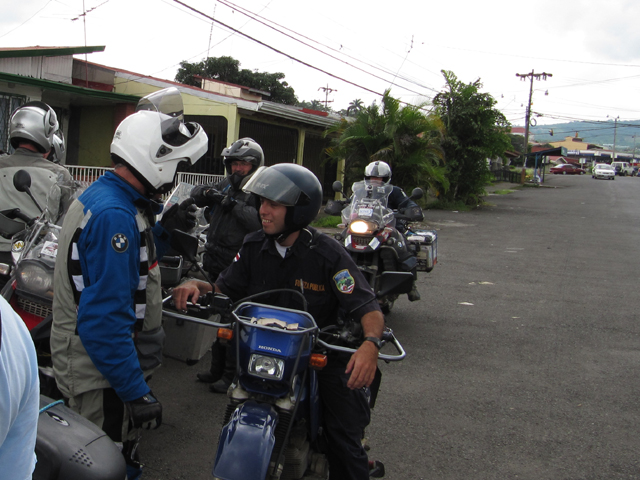 The helpful policeman in Naranjo...