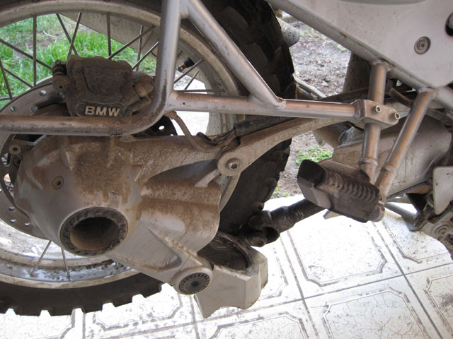 Ozzy Andy's bike – the swinging arm shattered by a rock...