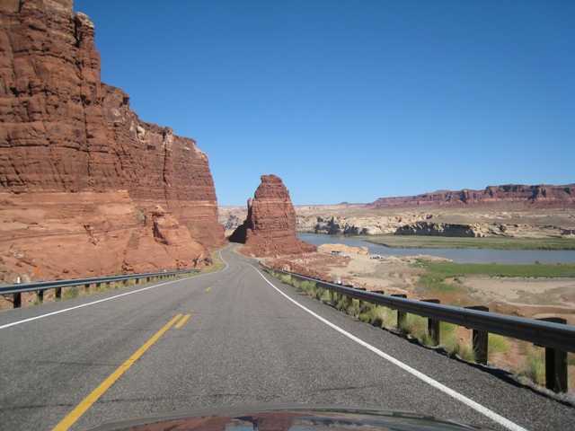 Approaching Hite at the top of Glen Canyon